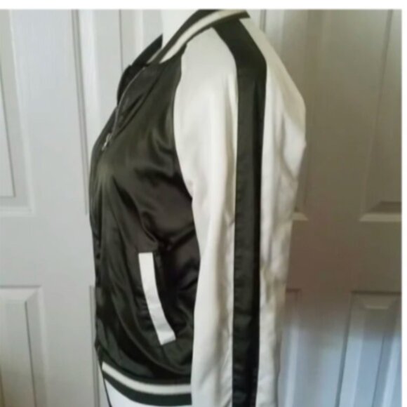Juniors Jacket for Teen Girls from Forever 21-Size Med-Green & Off White-Nice! - Picture 3 of 3